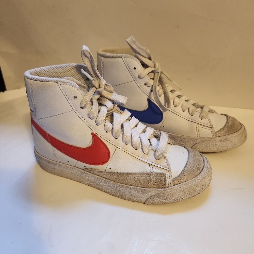 Nike Kids High-Top Sneakers White with Red & Blue Swooshes